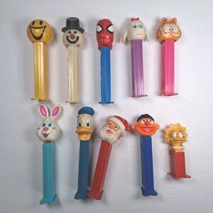 Vintage Pez Dispensers Santa Garfield Donald Simpson Ernie Lambchop Lot Of 10